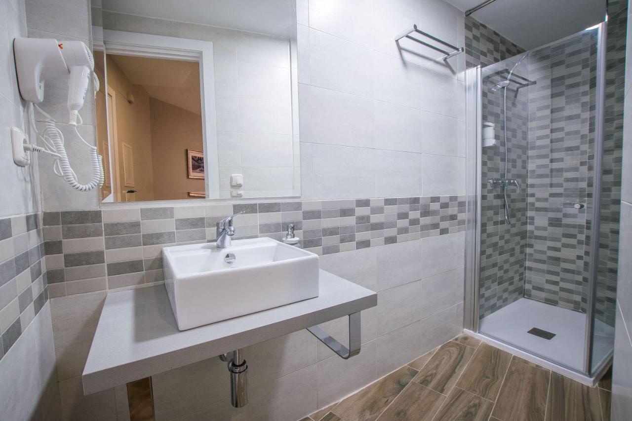 Ibericabeds Plaza Nueva Suite 21 กรานาดา ภายนอก รูปภาพ